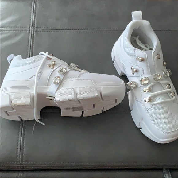 Chunky seller inspired by gucci! Worn ONCE! - Picture 1 of 3